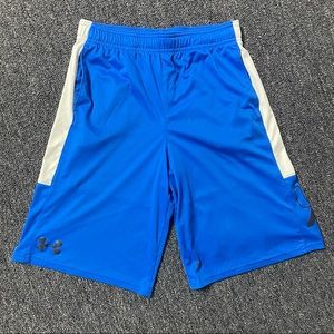 Under Armor heat-gear loose fitting basketball shorts, size Youth Large, EUC!